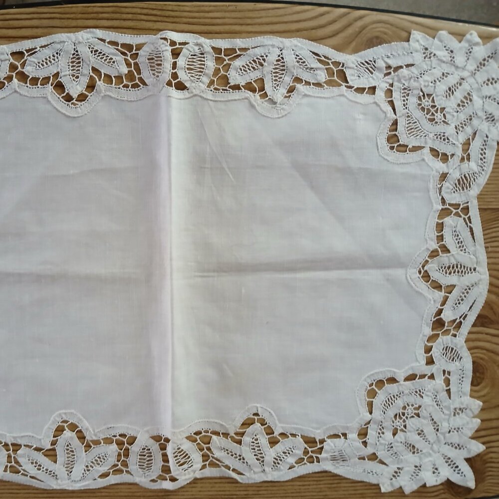 Nice white square doily with lace trim